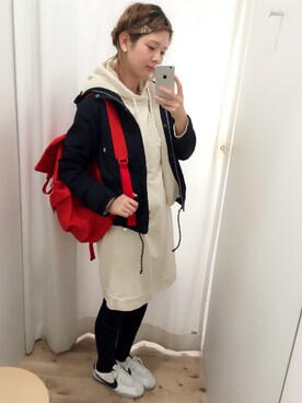 「アイテム（マウンテンパーカー、ブルー系）」を使った、yumaさん（レディース・165cm）の秋コーディネート