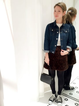 「アイテム（ヘアアクセサリー、ブルー系）」を使った、yumaさん（レディース・165cm）の秋コーディネート