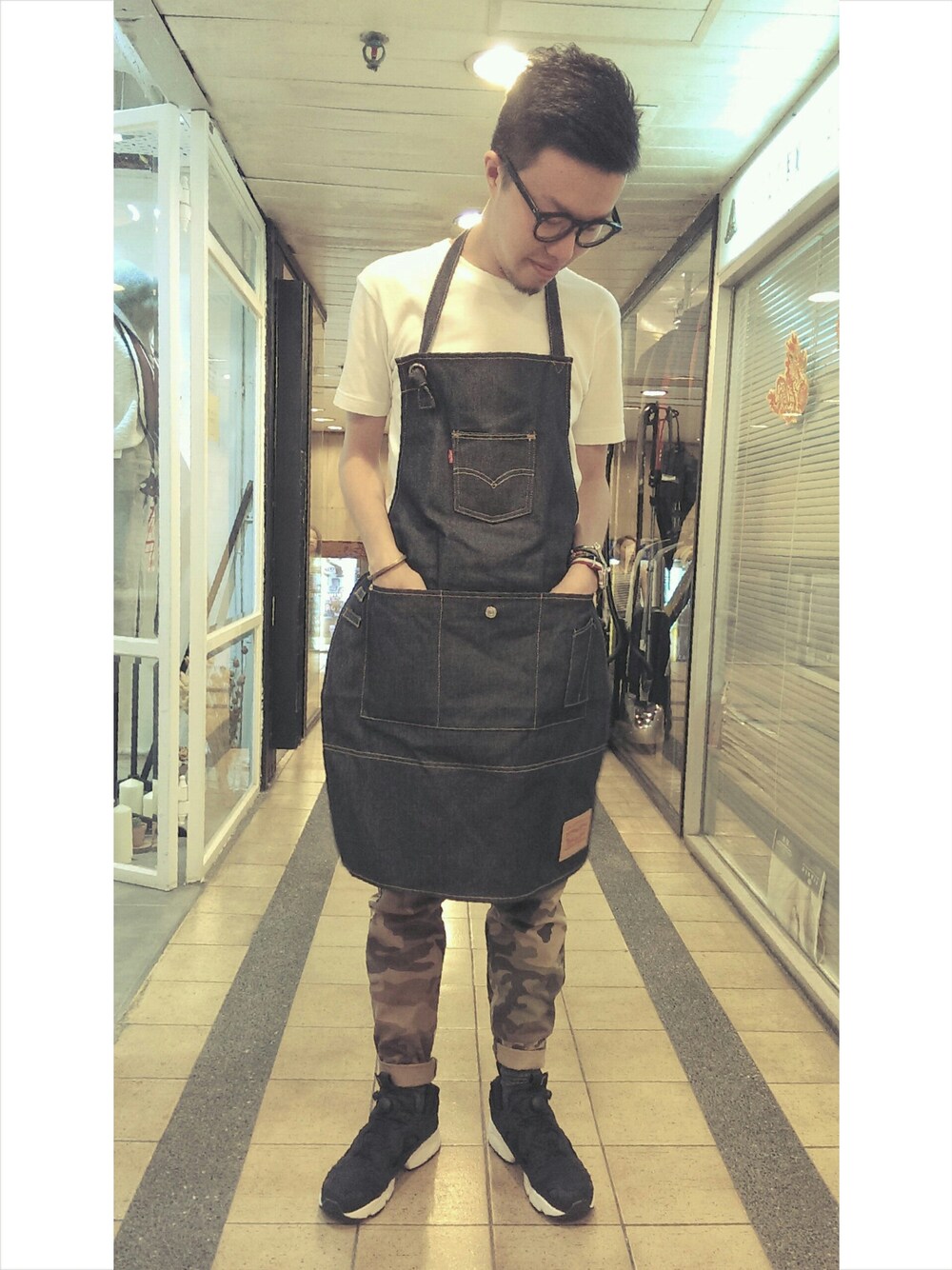 「men's fashion、men's style、menswear、men's accessories、fashion boy、fashionpaak、wardrobe diary、look of the day、ootd」｜「UNIQLOのアイテム（Tシャツ/カットソー、ホワイト系）」を使った、Paak Chanさん（メンズ・173cm）の秋コーディネートの1枚目の写真