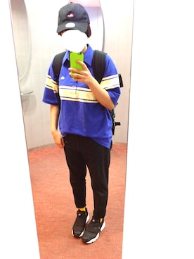 「暗め色」｜「アイテム（スニーカー）」を使った、虹さん（レディース・164cm）の夏コーディネート