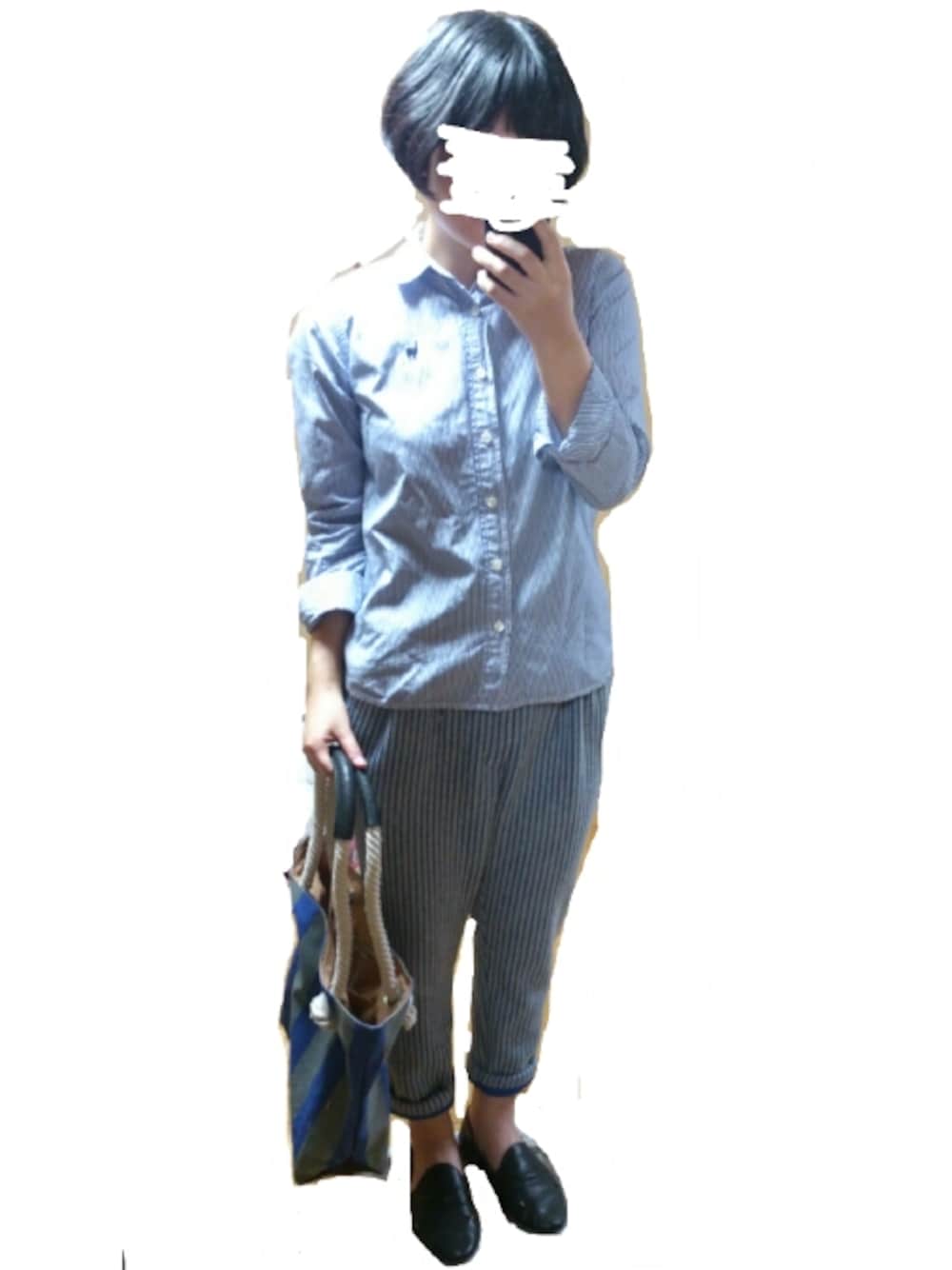 「柄パンツ、マニッシュ、ストライプパンツ、革靴、ストライプシャツ、柄×柄、リラックススタイル、RNA-Ｎ、grin」｜「RNA-Nのストライプパンツ（その他パンツ、グレー系）」を使った、marbleさん（レディース・155cm）の秋コーディネートの1枚目の写真