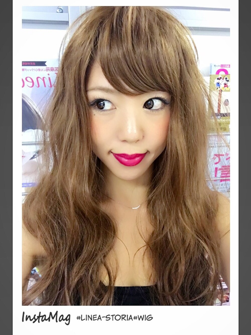 ブラウン系のファッション雑貨を着用したレディースの夏コーディネートの1枚目の写真