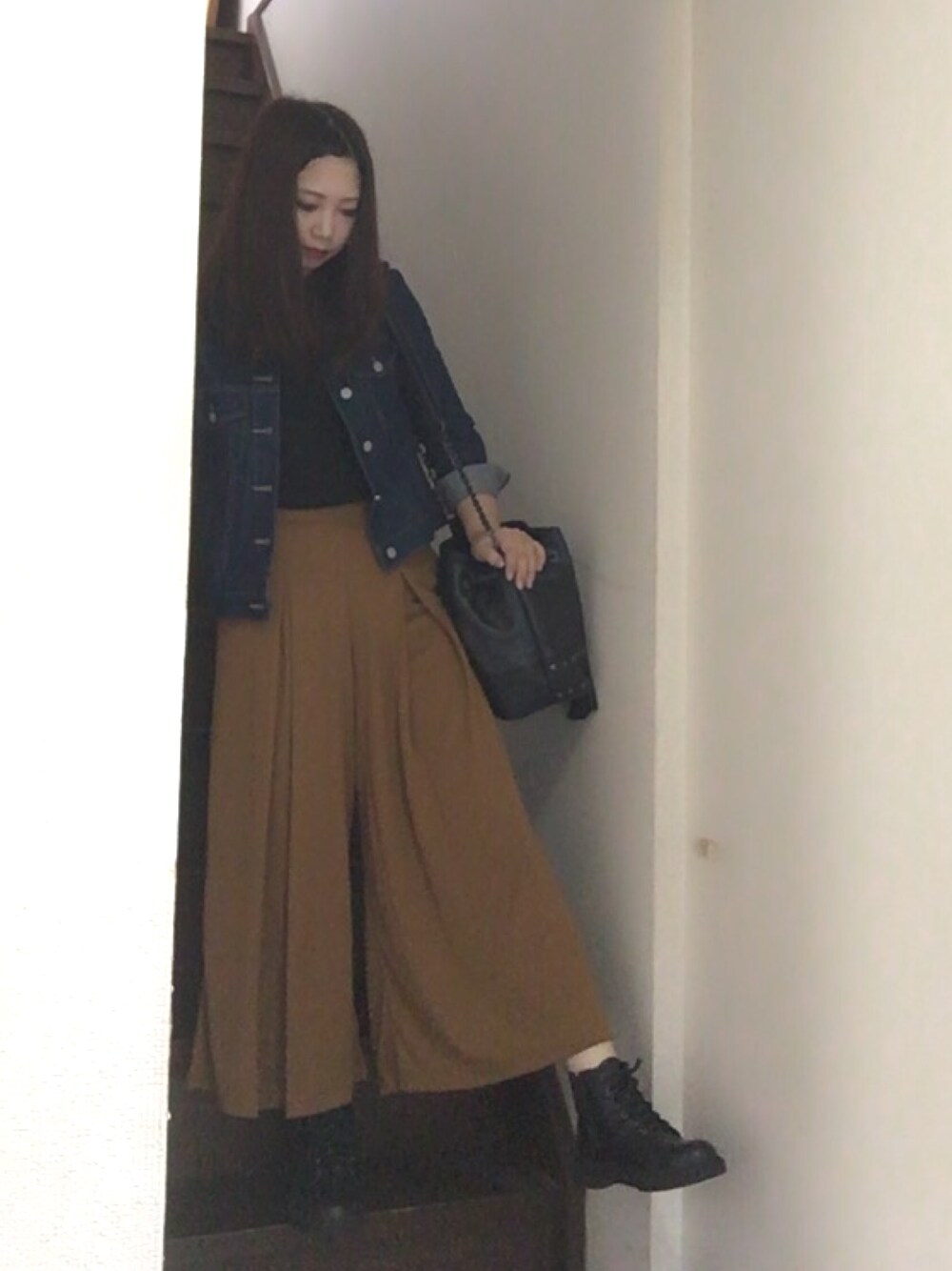 「リブハイネックT、スカンツ、UNIQLO、上下UNIQLO」｜「UNIQLOのアイテム（Tシャツ/カットソー、ブラック系）」を使った、ミキさん（レディース・164cm）の秋コーディネートの1枚目の写真