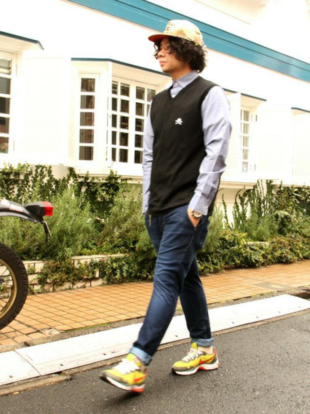 「ナイキ、お花見、祝100万ダウンロード！」｜「DOARATのCASSETE TAPE SNAPBACK CAP（キャップ、その他）」を使った、Shu Sasakiさん（メンズ・180cm）の冬コーディネートの1枚目の写真