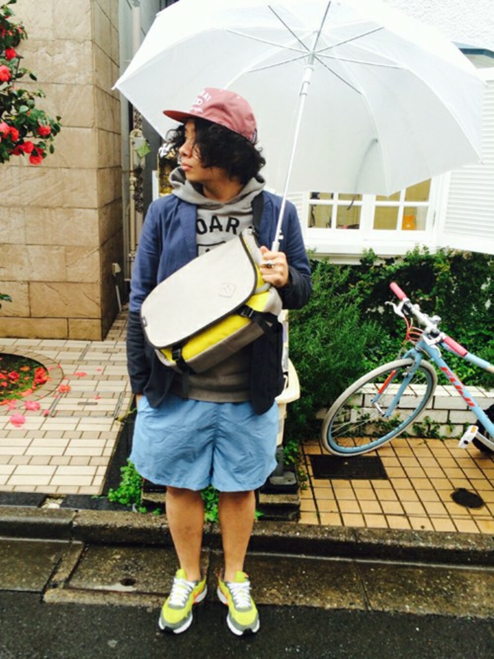 「ジャケット、ショーツ、スプリングコーデ」｜「DOARATのBICOLOR TAILORED JACKET（テーラードジャケット、ブルー系）」を使った、Shu Sasakiさん（メンズ・180cm）の春コーディネートの1枚目の写真