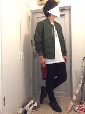 「ADAM ET ROPE'（アダムエロペ）のアイテム（MA-1）」を使った、けんさん（メンズ・173cm）の秋コーディネート