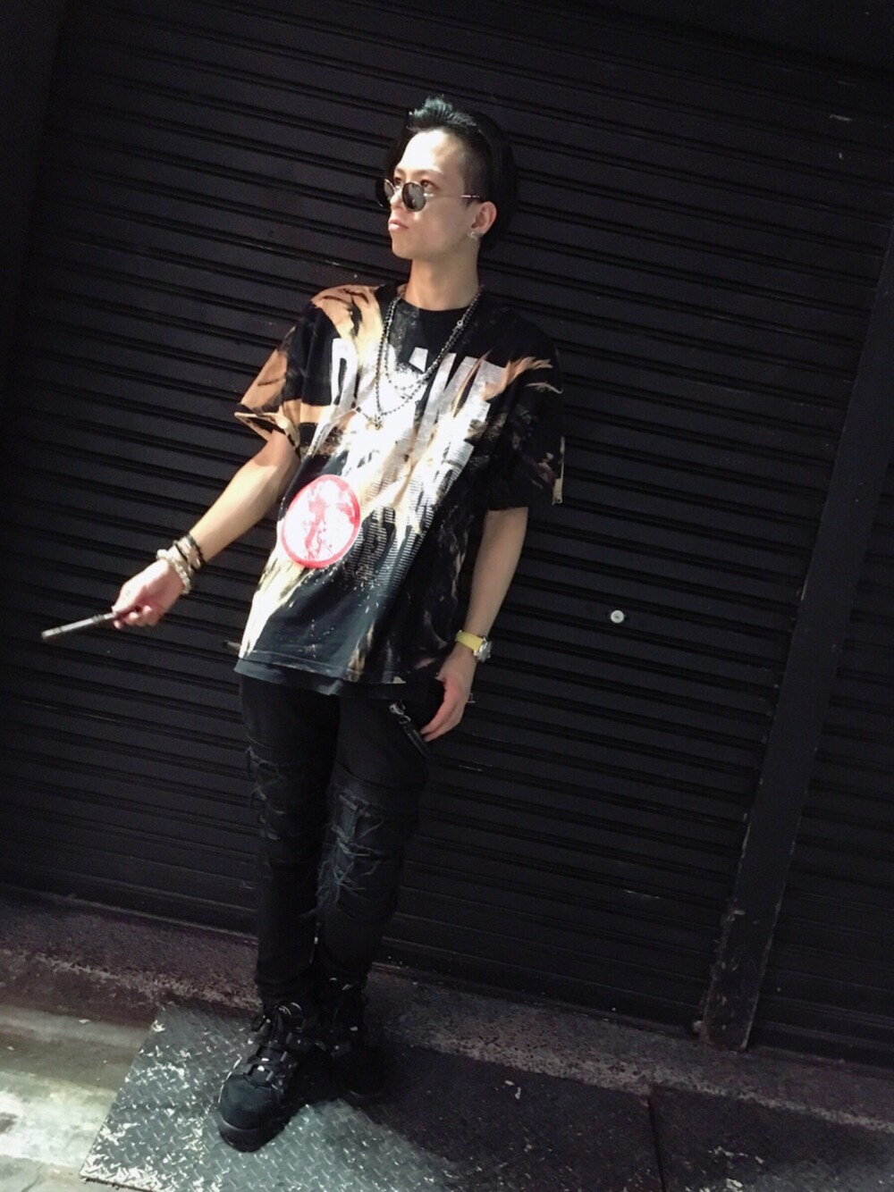 「シンプルコーデ、ロールアップ、秋のコーデ、ootd、ストリート、streetstyle、ベージュ、スキニーデニム、ジョーダン、ナイキ」｜「BAGARCHのアイテム（デニムパンツ、ブラック系）」を使った、U3さん（メンズ・182cm）の秋コーディネートの1枚目の写真