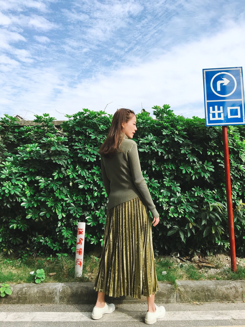 「M TWOのアイテム（シューズ、ホワイト系）」を使った、ooahzさん（レディース・166cm）の冬コーディネートの1枚目の写真