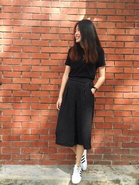 「PULL&BEAR（プルアンドベア）のアイテム（パンツ、ブラック系）」を使った、Katie さん（レディース・172cm）の春コーディネート