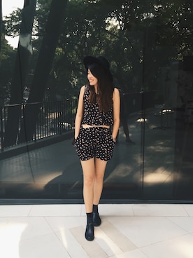 「FOREVER 21（フォーエバー トゥエンティーワン）のアイテム（ハット、ブラック系）」を使った、Katie さん（レディース・172cm）の春コーディネート