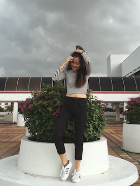 「MANGO（マンゴ）のアイテム（スラックス）」を使った、Katie さん（レディース・172cm）の夏コーディネート