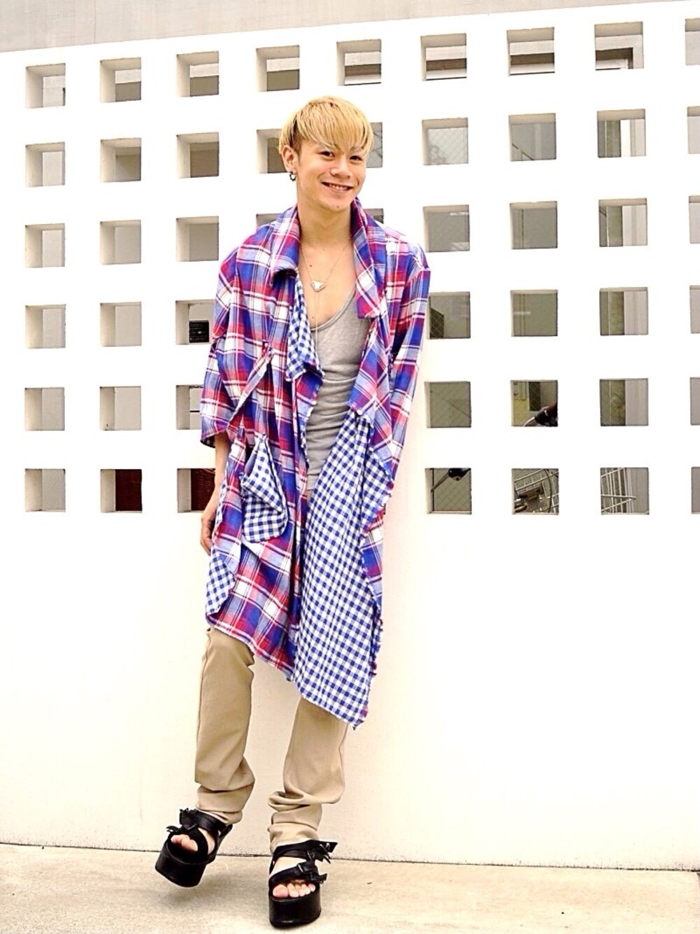 「ビタミンカラー、Ann Demeulemeester、Etw.Vonneguet」｜「Ann DEMEULEMEESTERの厚底サンダル（サンダル、ブラック系）」を使った、ICCHOさん（メンズ・170cm）の春コーディネートの1枚目の写真