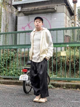 「NEONSIGN（ネオンサイン）のアイテム」を使った、ICCHOさん（メンズ・170cm）の秋コーディネート