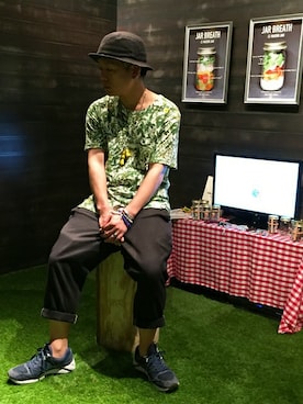 「アイテム（バングル/リストバンド）」を使った、Naoki Miyamotoさん（メンズ・165cm）の夏コーディネート