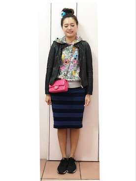 「アイテム（スカート、ブルー系）」を使った、Sunny Fanさん（レディース・170cm）の冬コーディネート