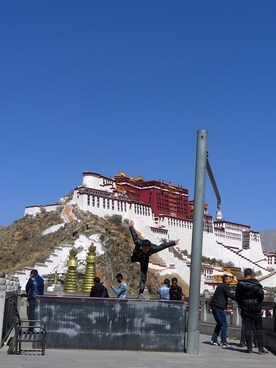 「PHILIPP PLEIN（フィリッププレイン）のアイテム」を使った、YB79 Gucci Yangboさん（メンズ・185cm）の春コーディネート