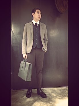 「INITIALS（イニシャルズ）のアイテム」を使った、KLeeさん（メンズ・175cm）の秋コーディネート