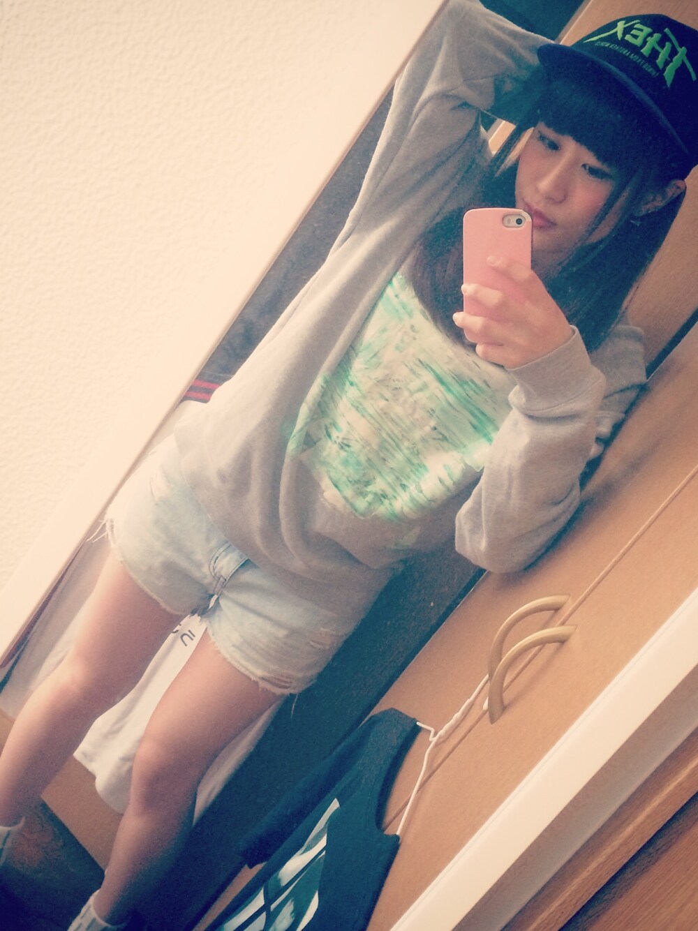 「galaxxxyのアイテム（キャップ、ブラック系）」を使った、꒰よたんちゃん꒱さん（レディース・159cm）の秋コーディネートの1枚目の写真