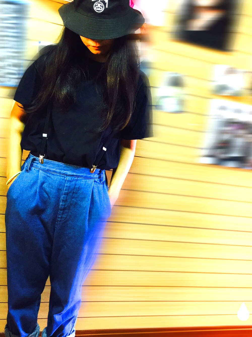 「ピザ、沖縄、暑すぎる」｜「FRUIT OF THE LOOMのWEGO/FRUIT OF THE LOOM クルーネックパックTシャツ(3P)（Tシャツ/カットソー、ブラック系）」を使った、Mzkiさん（レディース・155cm）の秋コーディネートの1枚目の写真
