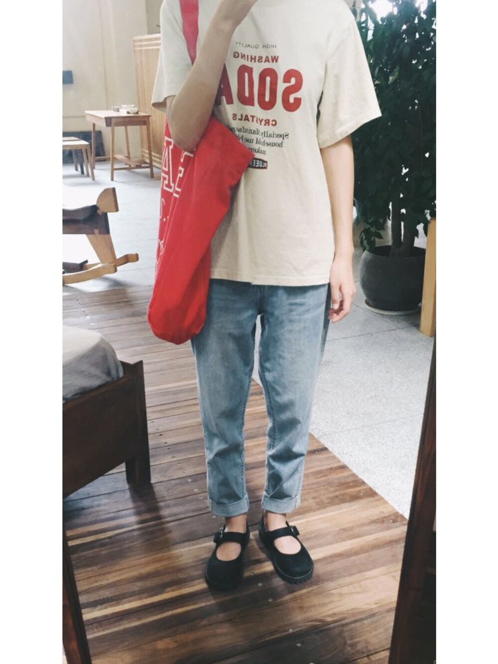「GAPのアイテム（エコバッグ/サブバッグ、レッド系）」を使った、o_Dada_oさん（レディース・160cm）の夏コーディネートの1枚目の写真
