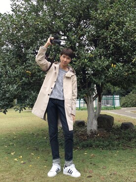 「hongwithhongのアイテム（トレンチコート、ベージュ系）」を使った、kaedeさん（メンズ・182cm）の秋コーディネート