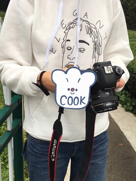 「hongwithhongのアイテム（パーカー、ホワイト系）」を使った、kaedeさん（メンズ・182cm）の秋コーディネート