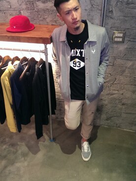 「REMIX（リミックス）のアイテム（その他アウター）」を使った、張亞璟さん（メンズ・177cm）の秋コーディネート