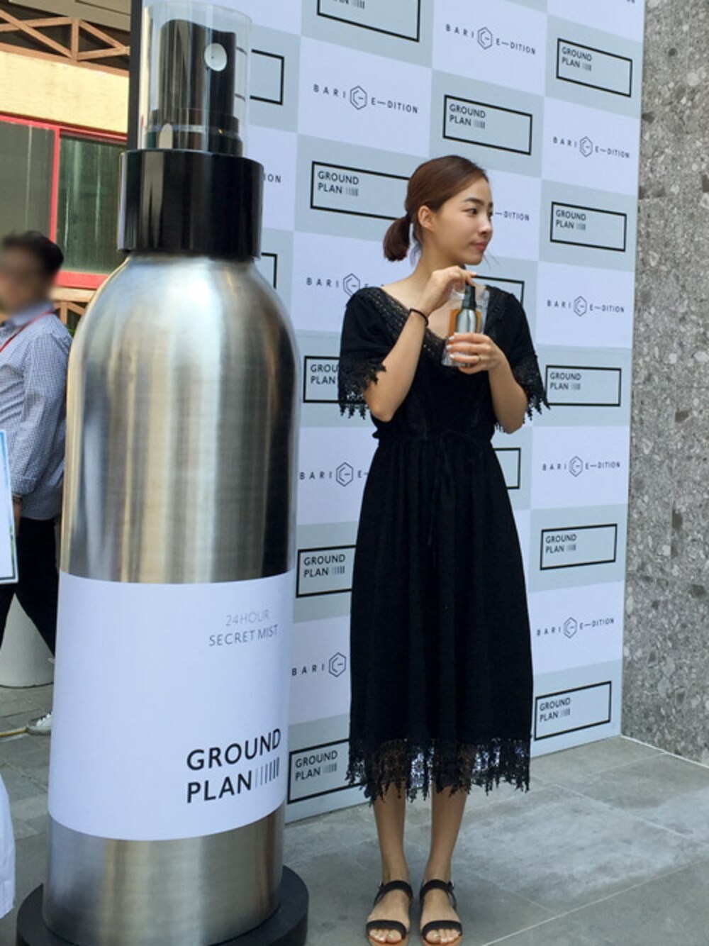 「ワンピース、オールブラック、デートスタイル（WOMEN）、レースワンピース、夏コーデ、マキシ丈ワンピース、韓国ブランド、韓国ファッション、BAGAZIMURI、ロマンチック」｜「ロマンチックレースワンピース（ワンピース、ブラック系）」を使った、bagazimuriさん（レディース・162cm）の夏コーディネートの1枚目の写真