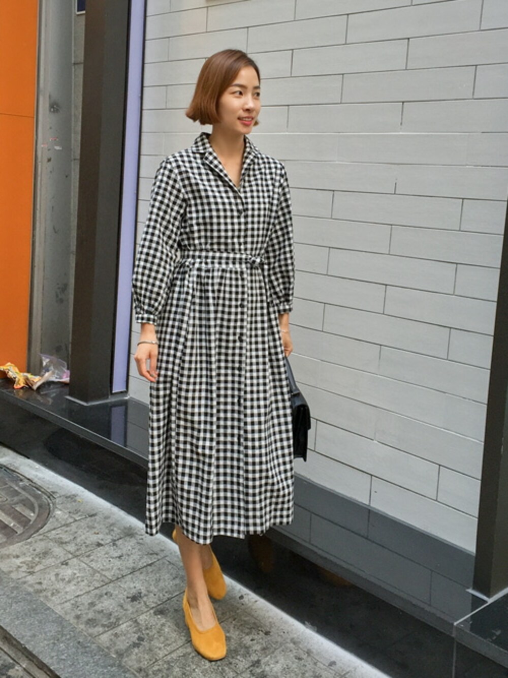 「ワンピース、チェック柄、マスタード、ヒールパンプス、新作、ロングワンピース、韓国ブランド、韓国ファッション、BAGAZIMURI、 バガジモリ」｜「チェック柄ロングワンピース（ワンピース、ブラック系）」を使った、bagazimuriさん（レディース・164cm）の秋コーディネートの1枚目の写真