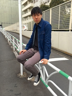 「アイテム（チノパンツ、グレー系）」を使った、T.Takahashiさん（メンズ・184cm）の冬コーディネート