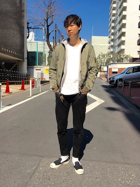 「AVIREX（アヴィレックス）のアイテム（MA-1）」を使った、T.Takahashiさん（メンズ・184cm）の春コーディネート