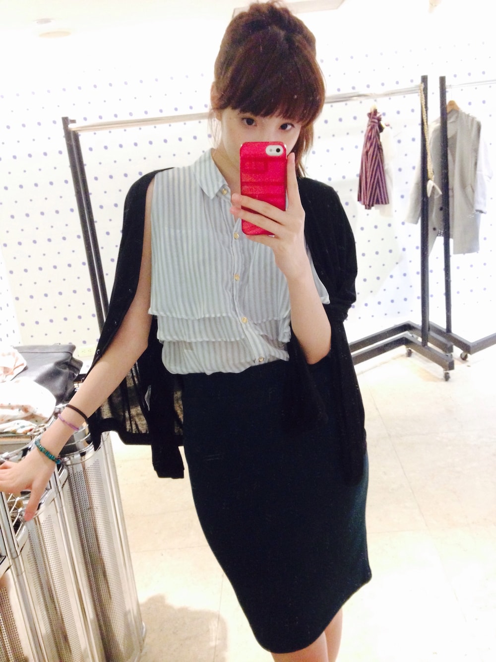 「oneway、cantwo、Japan、STYLE、lady、work」｜「one wayのアイテム（シャツ/ブラウス、ホワイト系）」を使った、葉芷君💗さん（レディース・163cm）の秋コーディネートの1枚目の写真
