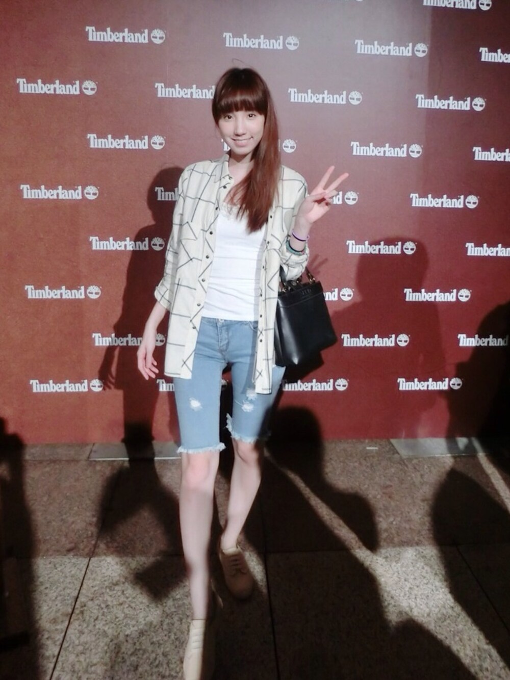 「Timberland、ZARA、korean、H&M、ootd」｜「ZARAのアイテム（シャツ/ブラウス、ホワイト系）」を使った、葉芷君💗さん（レディース・163cm）の秋コーディネートの1枚目の写真