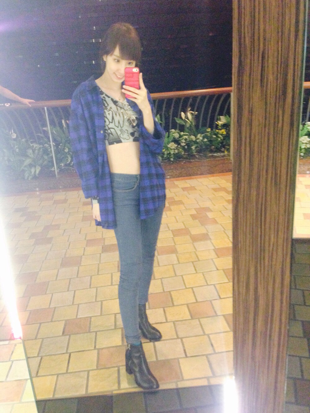 「FOREVER 21、ootd、jeans、cool、swag」｜「FOREVER 21のアイテム（その他トップス、グレー系）」を使った、葉芷君💗さん（レディース・163cm）の秋コーディネートの1枚目の写真