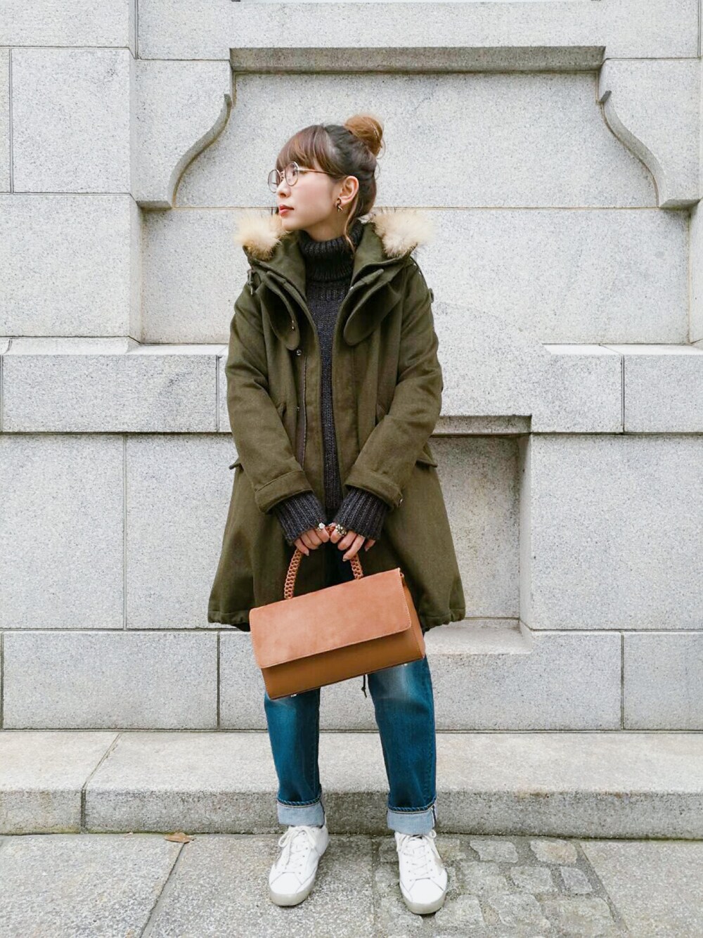 「大人カジュアル、モッズコート、カジュアルコーデ、冬コーデ、アウター、ミリタリー、デニム、スニーカー、Johnbull Private labo、johnbull」｜「Johnbull Private laboのウールモッズコート（モッズコート、グリーン系）」を使った、shioriさん（レディース・156cm）の秋コーディネートの1枚目の写真