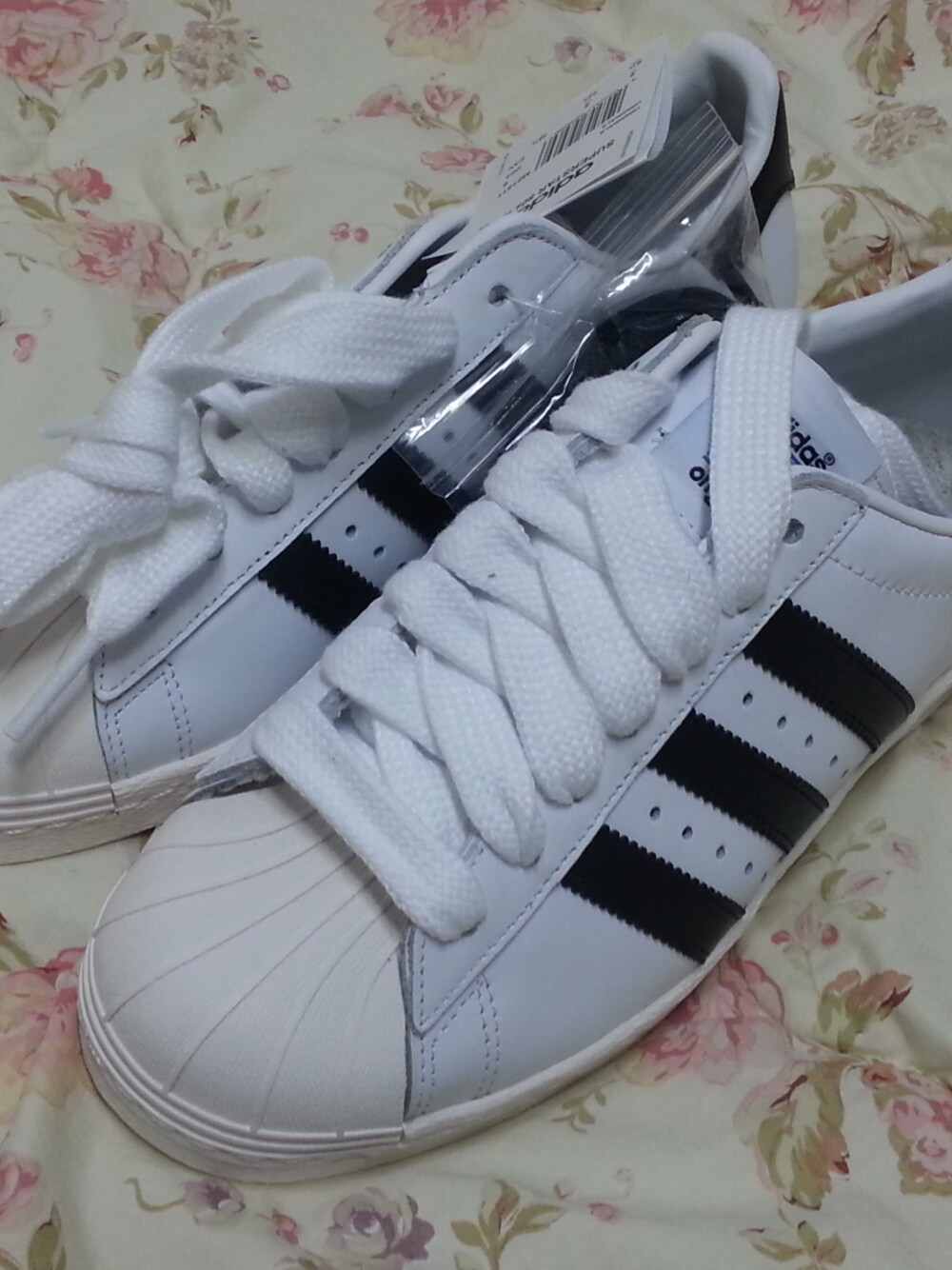 「adidas Originalsのメンズ アディダス スーパースター SUPERSTAR 80s NIGO M21511（スニーカー、ホワイト系）」を使った、YODA SHIMさん（メンズ・270cm）の秋コーディネートの1枚目の写真