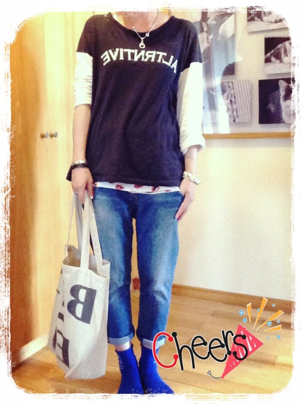 「トートバッグ、ボーイフレンドデニム、woman、ロングTシャツ」｜「RNAのL9147 サンバーンルーズTEE（Tシャツ/カットソー、ブラック系）」を使った、eco5296さん（レディース・156cm）の春コーディネートの1枚目の写真