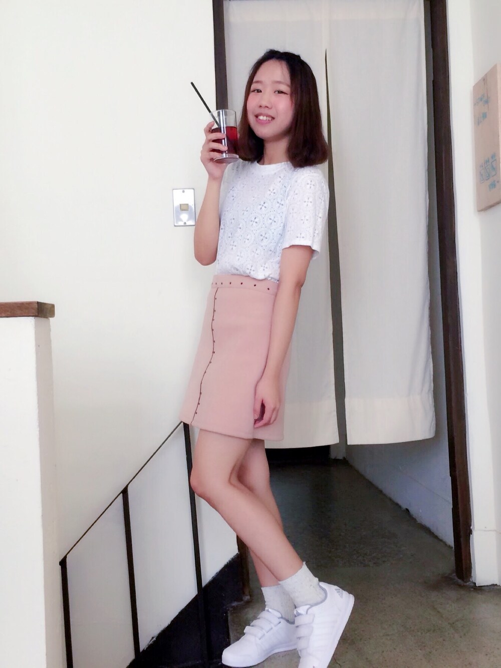 「Lulusのアイテム（スカート、ピンク系）」を使った、Stellaさん（レディース・160cm）の夏コーディネートの1枚目の写真