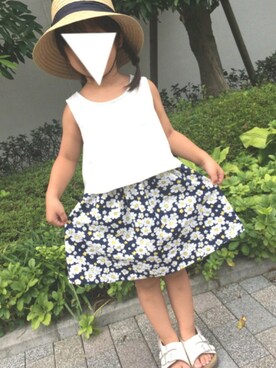 「Ampersand（アンパサンド）のトドラーダブルベルトサンダル（サンダル、ホワイト系）」を使った、yuiiiii♡さん（キッズ・100cm）の夏コーディネート