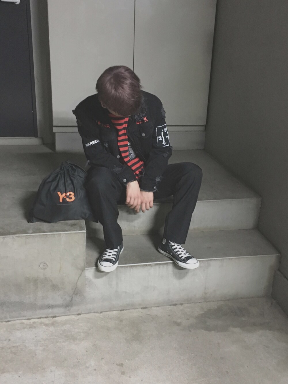 「休日スタイル、秋服、converse、ootd、Y-3、misbhv」｜「MISBHVのアイテム（デニムジャケット、ブラック系）」を使った、DAIKIさん（メンズ・170cm）の秋コーディネートの1枚目の写真