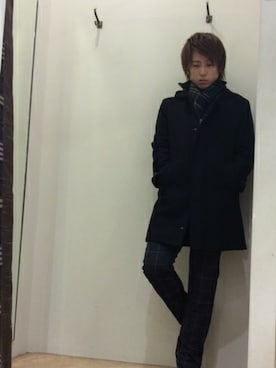 「細身」｜「アイテム（ステンカラーコート）」を使った、fumiさん（メンズ・165cm）の冬コーディネート