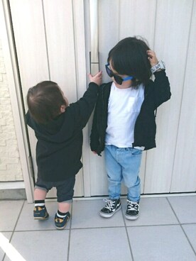 「GLOBAL WORK（グローバルワーク）のアイテム（デニムパンツ、ブルー系）」を使った、ReeRyoさん（キッズ・130cm）の春コーディネート