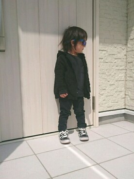 「ZARA（ザラ）のアイテム（Tシャツ/カットソー、ブラック系）」を使った、ReeRyoさん（キッズ・130cm）の春コーディネート