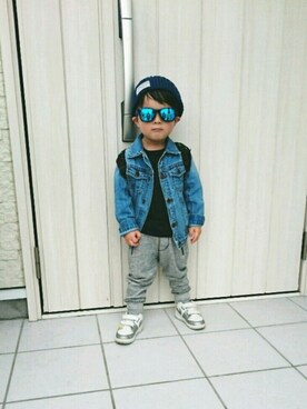 「NIKE（ナイキ）のアイテム（スニーカー、ホワイト系）」を使った、ReeRyoさん（キッズ・130cm）の春コーディネート