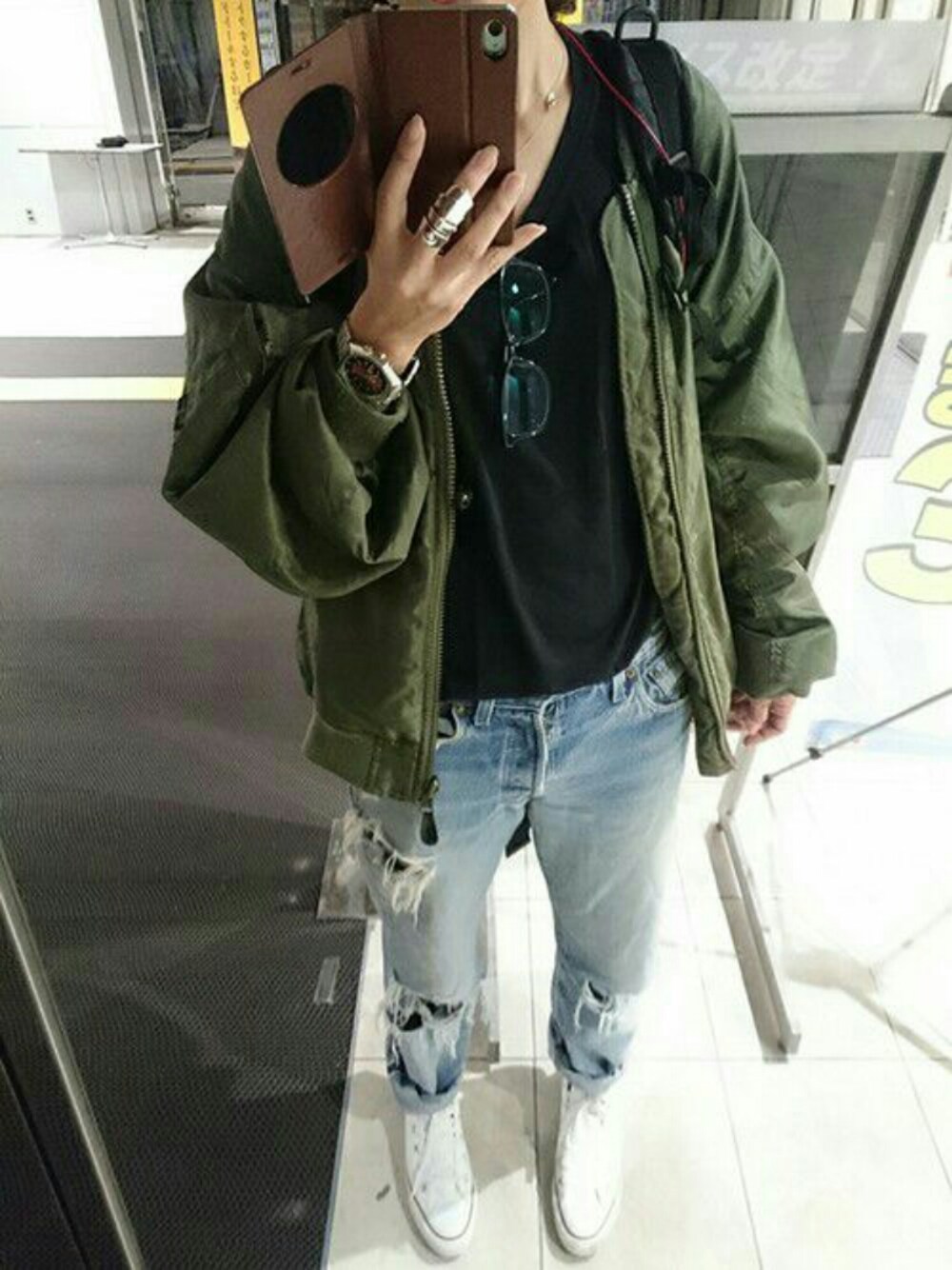 「MA-1、VINTAGE、Vivienne Westwood、デニム、アメカジ」｜「Vivienne Westwoodのアイテム（リング、シルバー系）」を使った、wakeoさん（レディース・160cm）の秋コーディネートの1枚目の写真