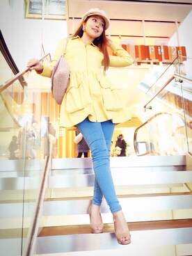 「miu miu（ミュウミュウ）のアイテム（トレンチコート）」を使った、住谷杏奈さん（レディース・160cm）の春コーディネート