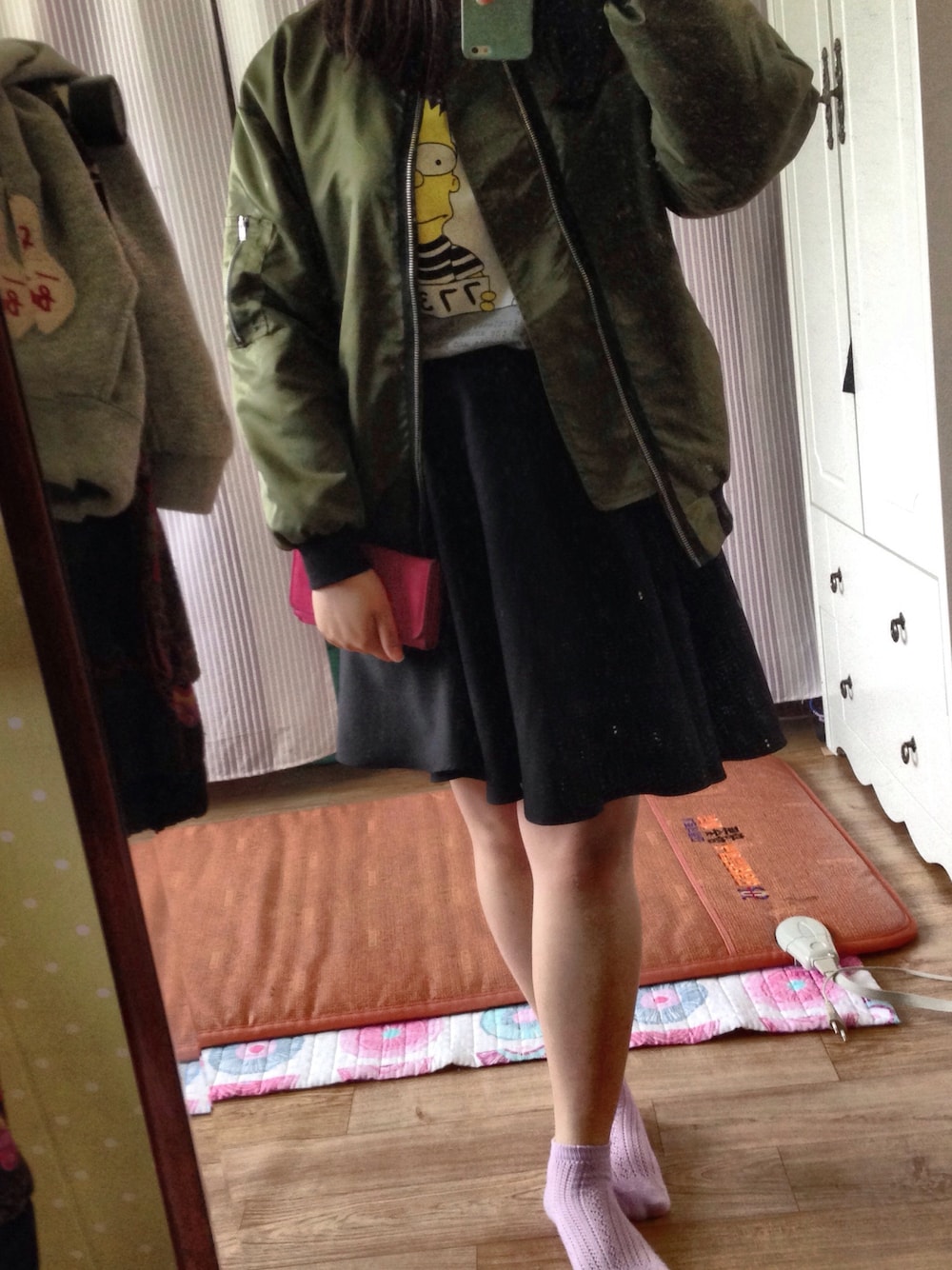 「simpsons、flight jacket」｜「메롱샵のアイテム（ブルゾン、グリーン系）」を使った、seon_0pさん（レディース・157cm）の春コーディネートの1枚目の写真