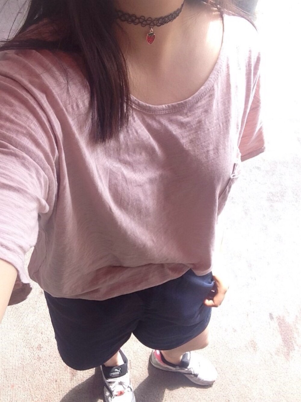 「shortpants、pants、pink、choker、sporty、daily look」｜「더데이즈のアイテム（ファッション雑貨、ブラック系）」を使った、seon_0pさん（レディース・157cm）の夏コーディネートの1枚目の写真