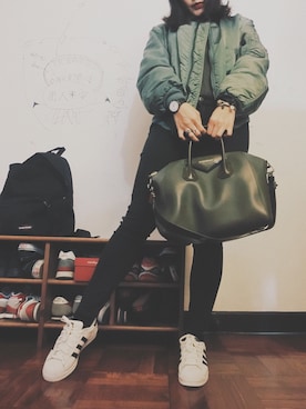 「Alpha Industries（アルファインダストリーズ）のアイテム（ミリタリージャケット、グリーン系）」を使った、 • ċʟѧさん（レディース・169cm）の冬コーディネート