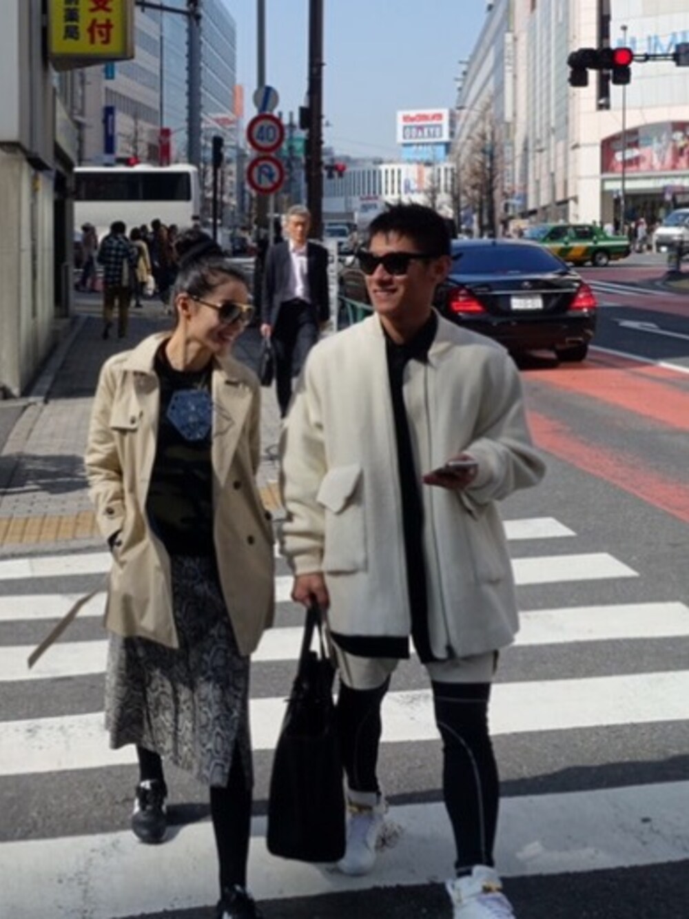 「Alexander McQueen、Buscemi、LouisVuitton、chanel」｜「BUSCEMIのアイテム（スニーカー、ホワイト系）」を使った、Jimmy Wongさん（メンズ・170cm）の春コーディネートの1枚目の写真
